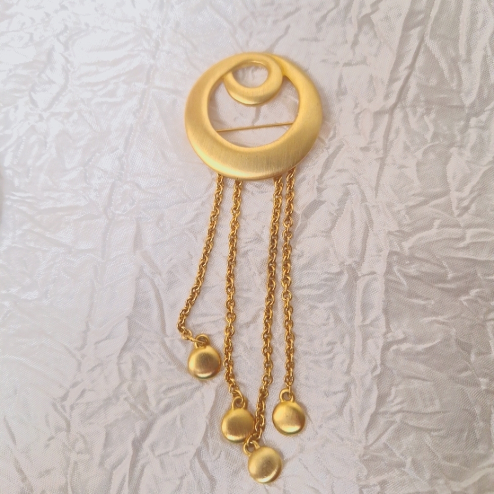 VTG. Tona 4" Gold Tone Design Swirl Brooch 4 Charms  Dangling from 4 Chains